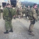 miniature pour Epreuve de force entre un soldat canadien et américain