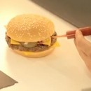miniature pour L'hamburger retouché chez McDonalds
