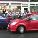 miniature pour Acclamée pour avoir garé sa voiture