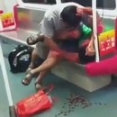 miniature pour Un vieux mord un jeune jusqu'au sang dans le métro Chinois