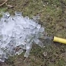 miniature pour Un tuyau qui fabrique des glaçons cylindriques
