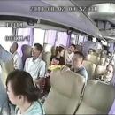 accident-bus-spectaculaire-autoroute-chine